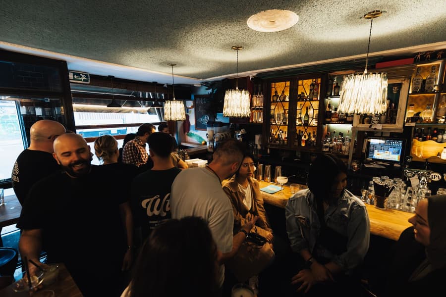 A packed bar room on quiz night